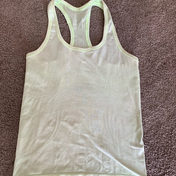 Lululemon Tank - Picture 1 of 3